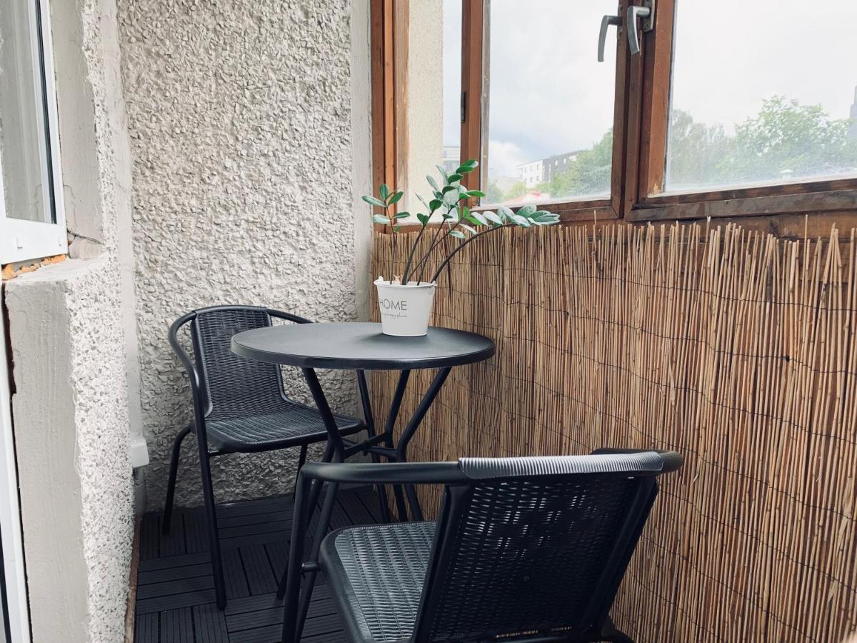 You'Ll Love This Large Apartment! Free Parking! Талин Екстериор снимка