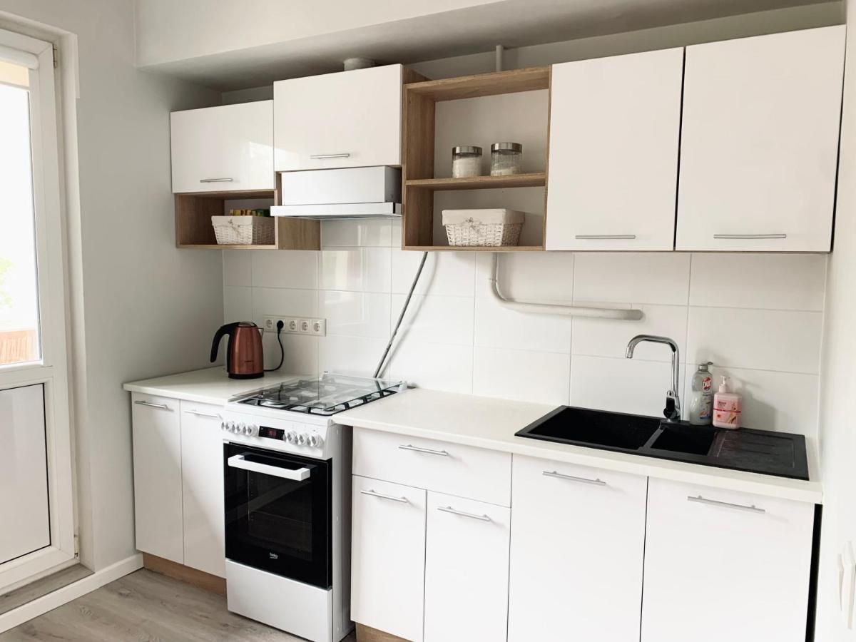 You'Ll Love This Large Apartment! Free Parking! Талин Екстериор снимка