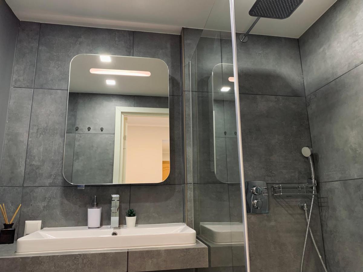 You'Ll Love This Large Apartment! Free Parking! Талин Екстериор снимка
