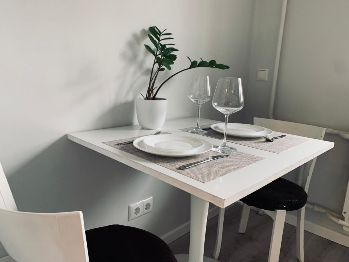 You'Ll Love This Large Apartment! Free Parking! Талин Екстериор снимка