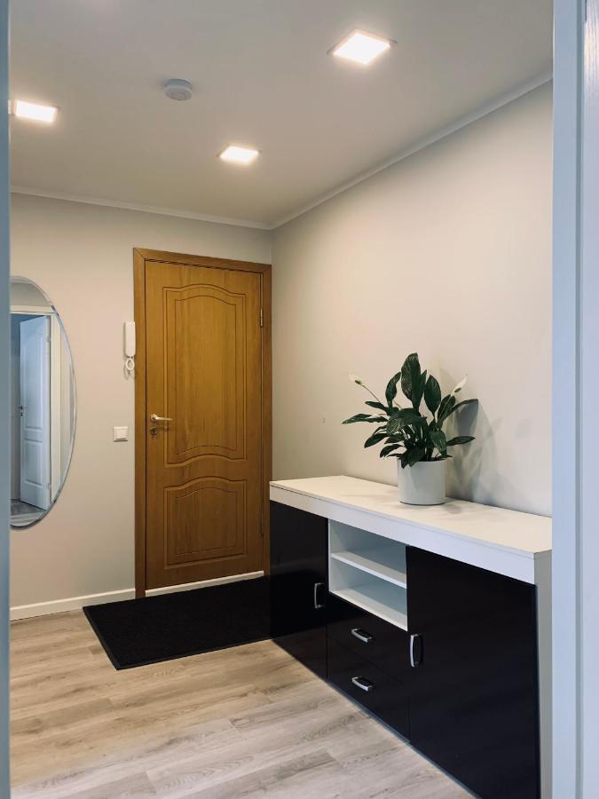 You'Ll Love This Large Apartment! Free Parking! Талин Екстериор снимка